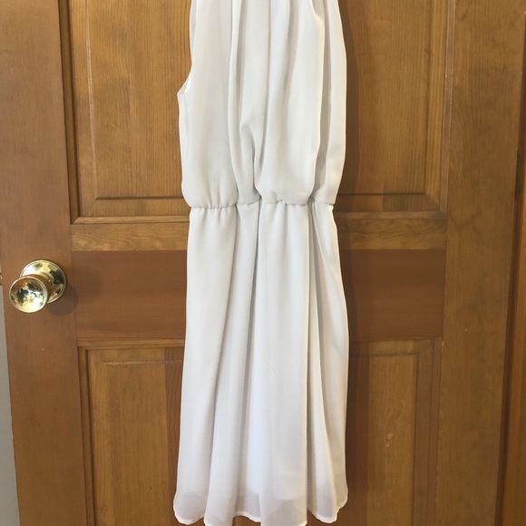 White dress - Picture 2 of 2